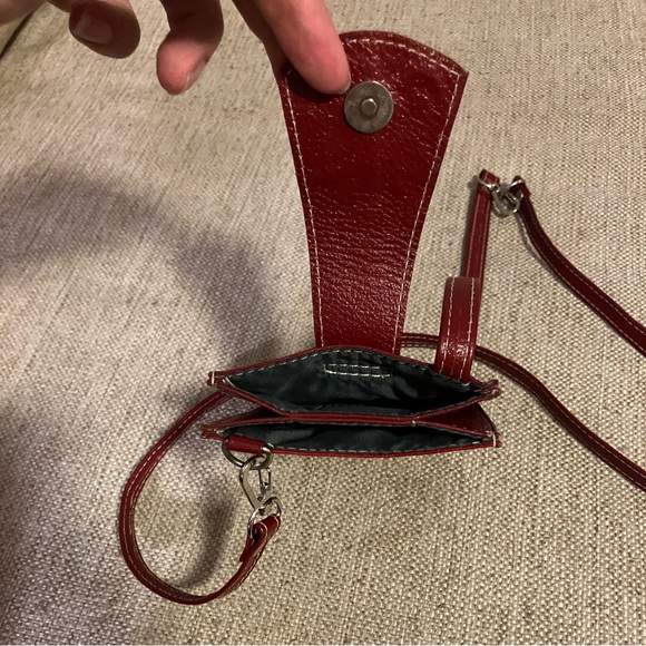 Hummingbird leather crossbody bag - Picture 4 of 5